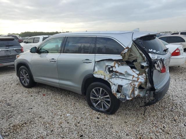 Photo 2 from auction – 2018 TOYOTA HIGHLANDER with VIN 5TDKZRFHXJS529339