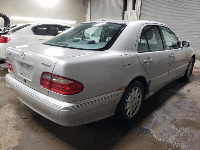 Photo 3 from auction – 2000 MERCEDES-BENZ E 320 4MAT with VIN WDBJF82J5YX043001