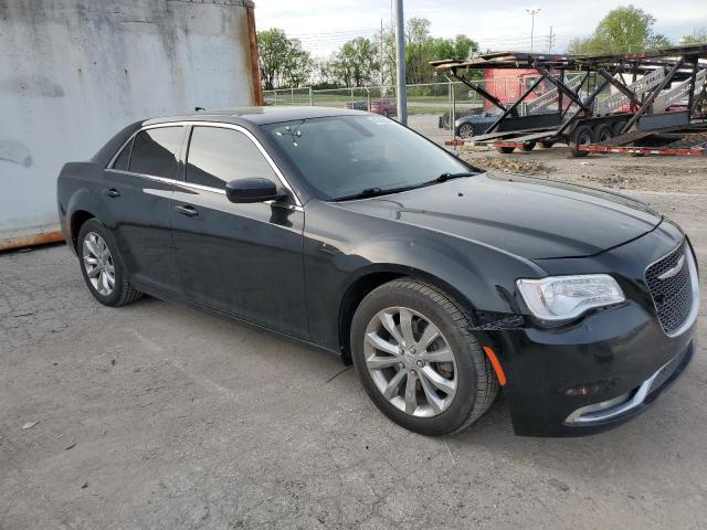 Photo 4 from auction – 2017 CHRYSLER 300 LIMITE with VIN 2C3CCARG9HH582699