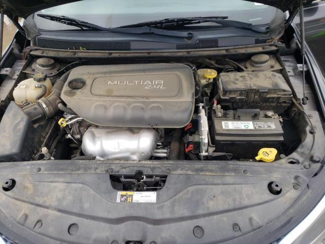 Photo 11 from auction – 2015 CHRYSLER 200 LIMITE with VIN 1C3CCCAB7FN662373