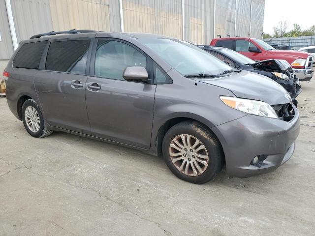 Photo 4 from auction – 2012 TOYOTA SIENNA XLE with VIN 5TDYK3DC5CS254825