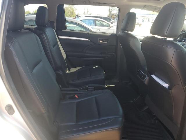 Photo 11 from auction – 2018 TOYOTA HIGHLANDER with VIN 5TDJZRFH9JS557290