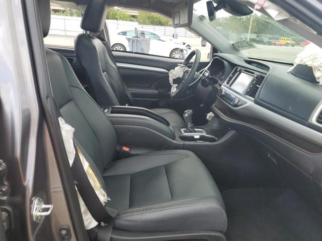 Photo 7 from auction – 2019 TOYOTA HIGHLANDER with VIN 5TDKZRFH4KS551063