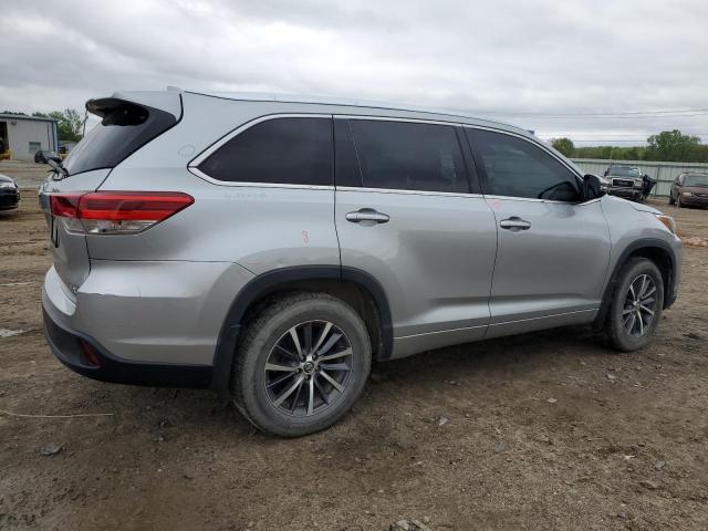 Photo 3 from auction – 2017 TOYOTA HIGHLANDER with VIN 5TDJZRFH1HS511091