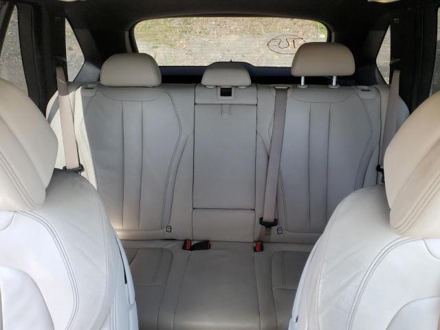 Photo 10 from auction – 2015 BMW X5 XDRIVE5 with VIN 5UXKR6C56F0J73814