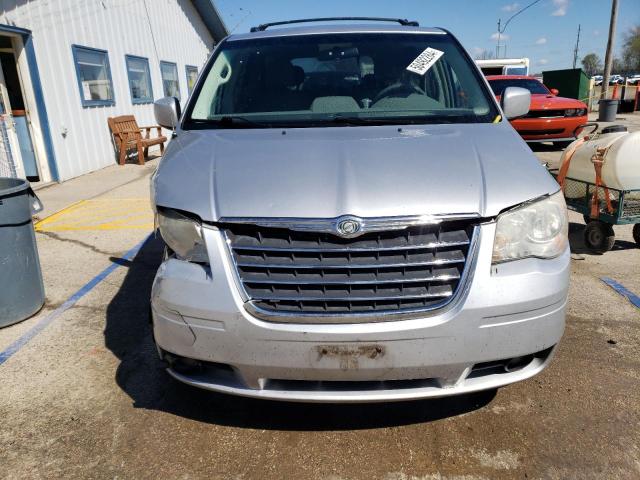 Photo 5 from auction – 2010 CHRYSLER TOWN & COU with VIN 2A4RR5D1XAR200799