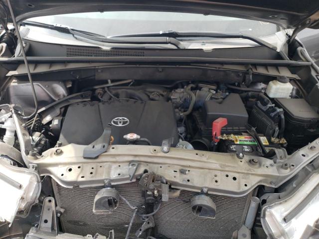 Photo 11 from auction – 2018 TOYOTA HIGHLANDER with VIN 5TDZZRFH6JS251277