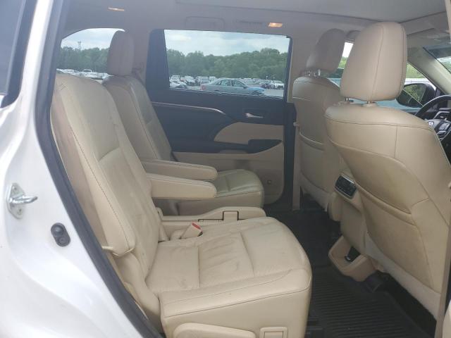 Photo 11 from auction – 2016 TOYOTA HIGHLANDER with VIN 5TDDKRFH3GS248294