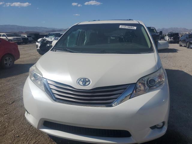 Photo 5 from auction – 2017 TOYOTA SIENNA XLE with VIN 5TDYZ3DC2HS832138