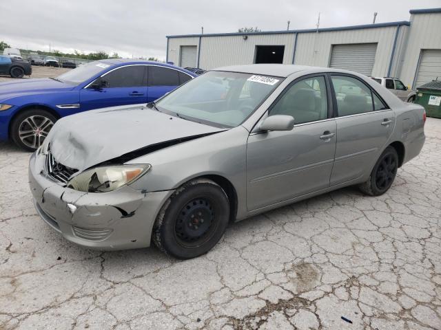 TOYOTA CAMRY LE 2005 with VIN 4T1BE30K65U613278 - Photo from auction