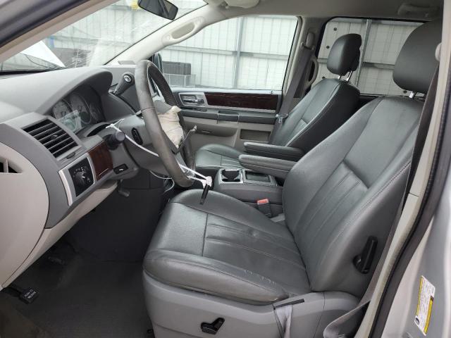 Photo 7 from auction – 2010 CHRYSLER TOWN & COU with VIN 2A4RR5D15AR329324