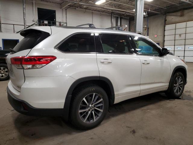 Photo 3 from auction – 2018 TOYOTA HIGHLANDER with VIN 5TDJZRFH3JS530960