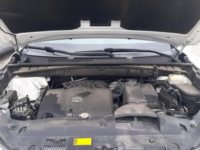 Photo 12 from auction – 2018 TOYOTA HIGHLANDER with VIN 5TDJZRFH4JS829521