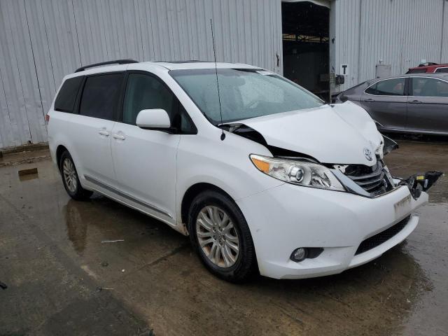 Photo 4 from auction – 2013 TOYOTA SIENNA XLE with VIN 5TDYK3DC0DS340724