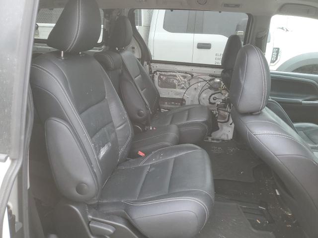 Photo 11 from auction – 2016 TOYOTA SIENNA SE with VIN 5TDXK3DC8GS765642