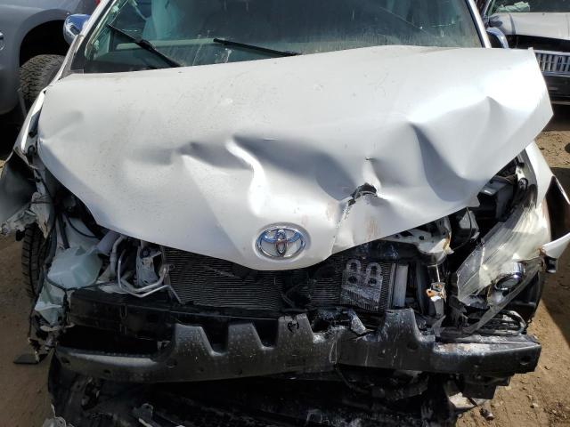 Photo 12 from auction – 2015 TOYOTA SIENNA XLE with VIN 5TDDK3DC5FS098157