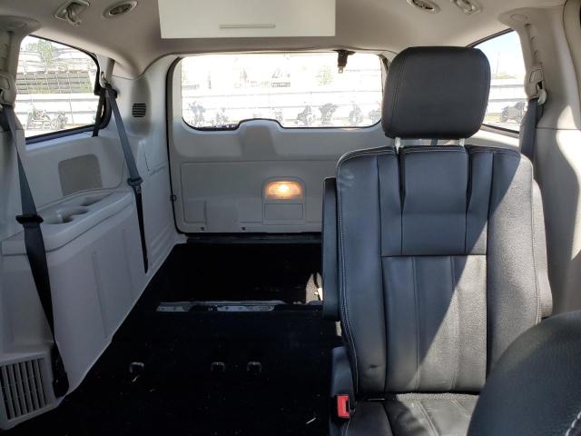 Photo 10 from auction – 2016 CHRYSLER TOWN & COU with VIN 2C4RC1BG3GR293147