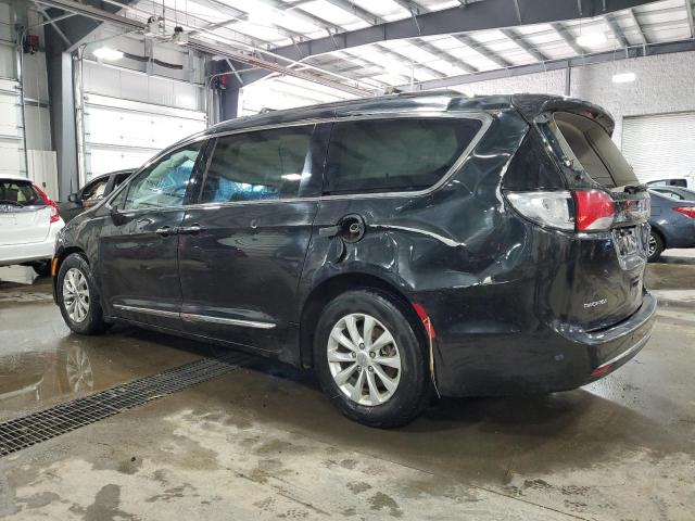 Photo 2 from auction – 2017 CHRYSLER PACIFICA T with VIN 2C4RC1BG9HR620944