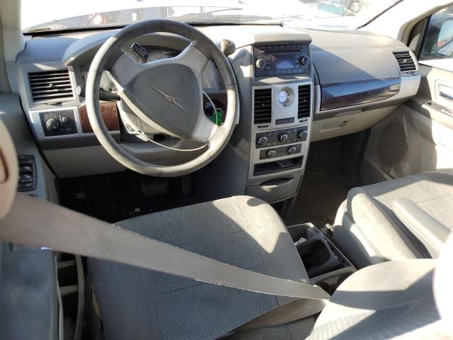 Photo 8 from auction – 2010 CHRYSLER TOWN & COU with VIN 2A4RR5D12AR412760