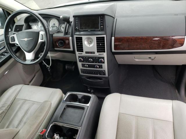 Photo 8 from auction – 2010 CHRYSLER TOWN & COU with VIN 2A4RR8DX2AR330419