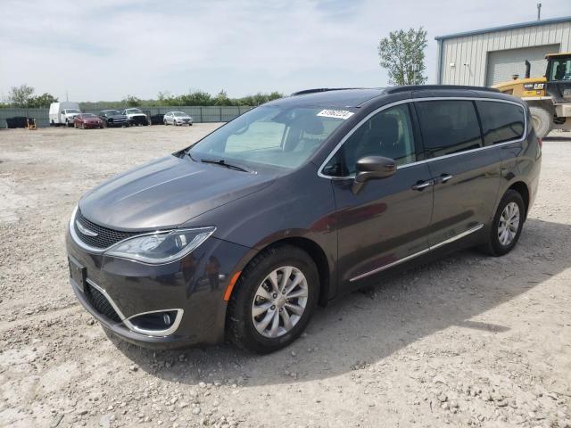 CHRYSLER PACIFICA T 2017 with VIN 2C4RC1BG5HR719986 - Photo from auction