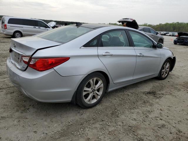 Photo 3 from auction – 2013 HYUNDAI SONATA SE with VIN 5NPEC4AC4DH636653