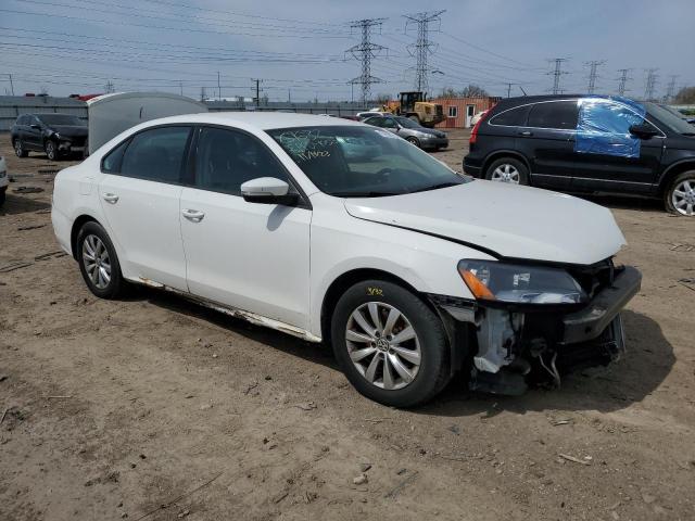 Photo 4 from auction – 2015 VOLKSWAGEN PASSAT S with VIN 1VWAS7A38FC030061