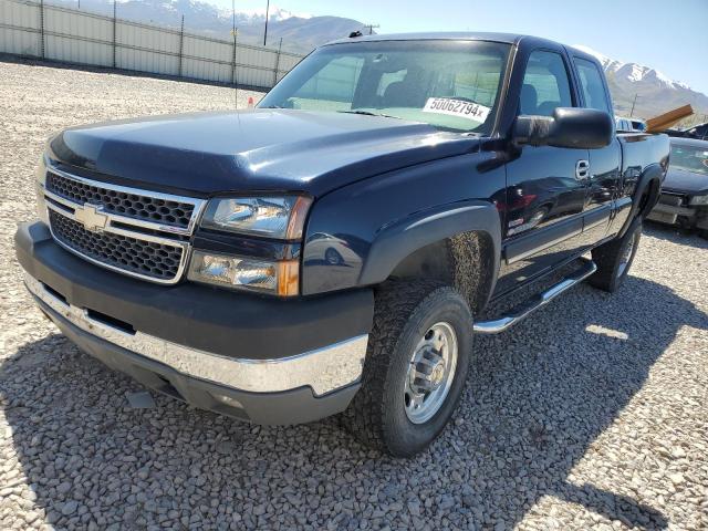 CHEVROLET SILVERADO 2005 with VIN 1GCHK29215E125936 - Photo from auction