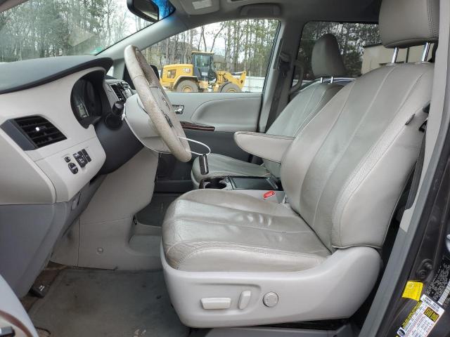 Photo 7 from auction – 2012 TOYOTA SIENNA XLE with VIN 5TDYK3DC4CS234727
