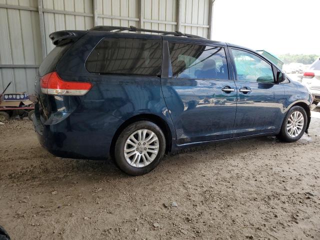 Photo 3 from auction – 2011 TOYOTA SIENNA XLE with VIN 5TDYK3DC1BS104550