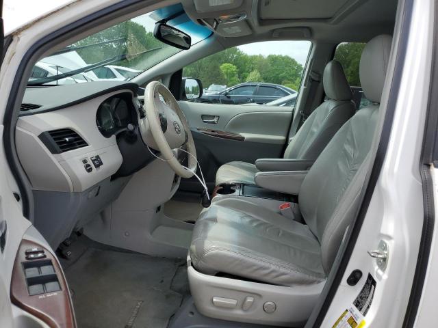Photo 7 from auction – 2011 TOYOTA SIENNA XLE with VIN 5TDYK3DC0BS005069