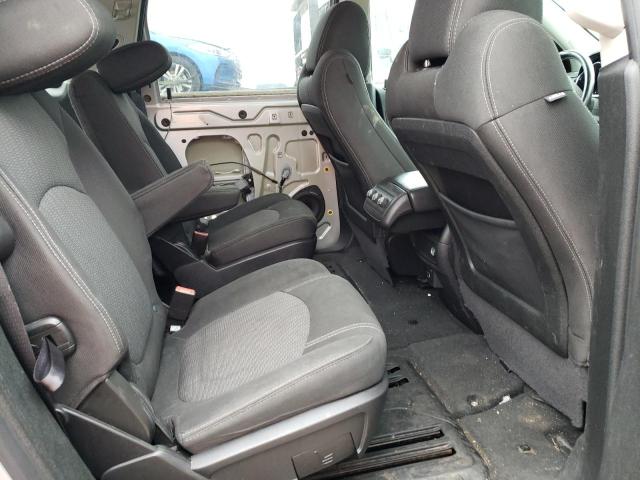 Photo 10 from auction – 2017 CHEVROLET TRAVERSE L with VIN 1GNKRGKD1HJ303678