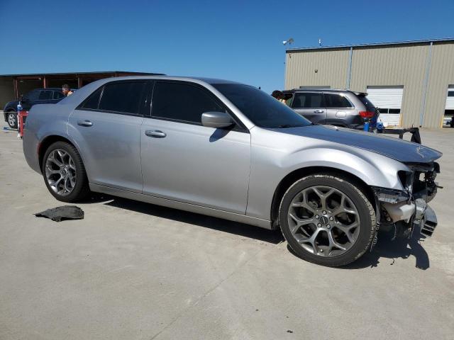 Photo 4 from auction – 2018 CHRYSLER 300 S with VIN 2C3CCABG6JH214352