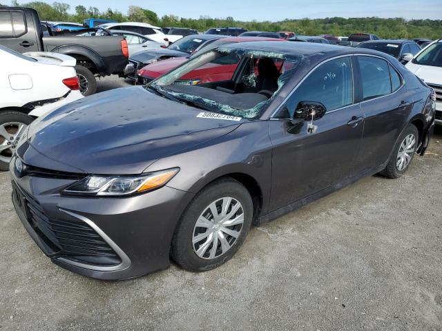 TOYOTA CAMRY LE 2022 with VIN 4T1C31AK0NU570098 - Photo from auction