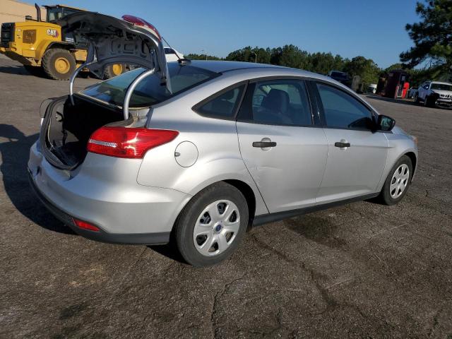 Photo 3 from auction – 2015 FORD FOCUS S with VIN 1FADP3E24FL280477