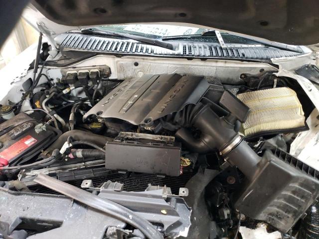Photo 12 from auction – 2011 LINCOLN NAVIGATOR with VIN 5LMJJ2J53BEJ06643