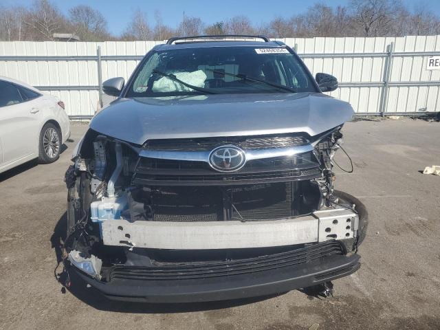 Photo 5 from auction – 2015 TOYOTA HIGHLANDER with VIN 5TDDKRFHXFS106152