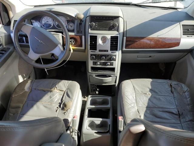 Photo 8 from auction – 2010 CHRYSLER TOWN & COU with VIN 2A4RR5D10AR289377