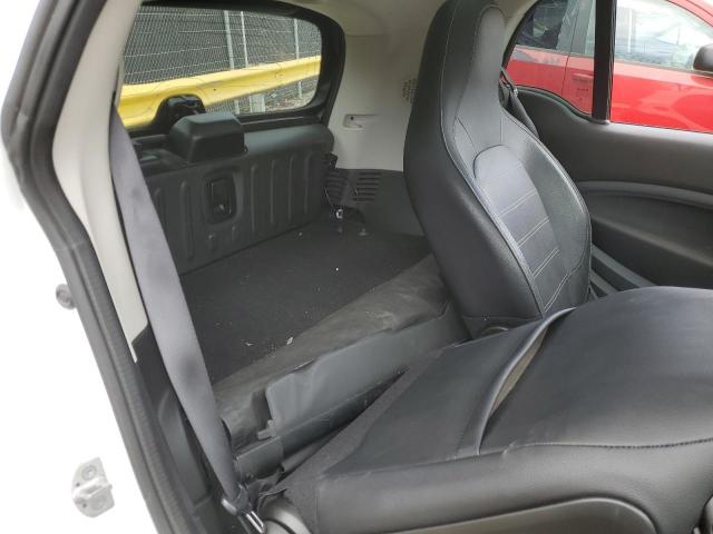 Photo 10 from auction – 2016 SMART FORTWO with VIN WMEFJ5DA7GK072255