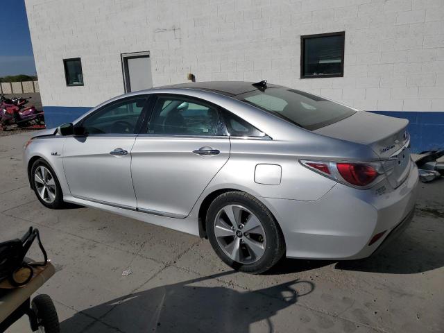Photo 2 from auction – 2012 HYUNDAI SONATA HYB with VIN KMHEC4A40CA046878