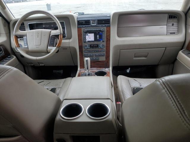 Photo 8 from auction – 2011 LINCOLN NAVIGATOR with VIN 5LMJJ2J5XBEJ04548