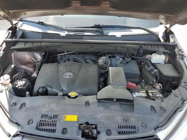Photo 11 from auction – 2017 TOYOTA HIGHLANDER with VIN 5TDKZRFHXHS190558