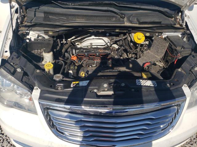 Photo 12 from auction – 2016 CHRYSLER TOWN & COU with VIN 2C4RC1BG9GR302790