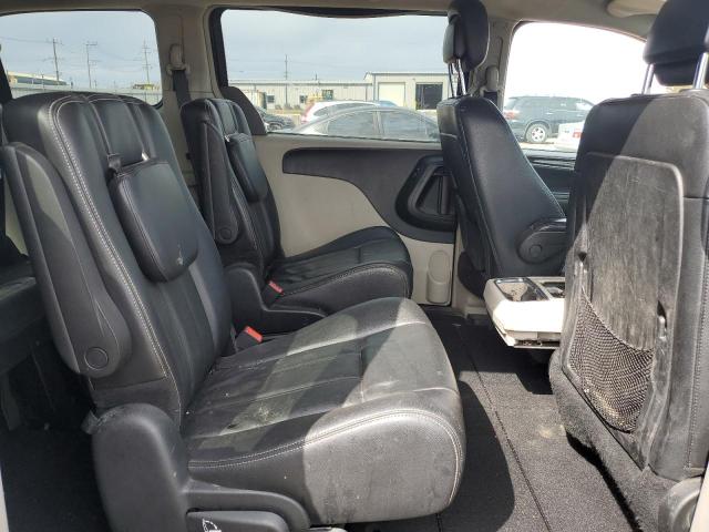 Photo 11 from auction – 2013 CHRYSLER TOWN & COU with VIN 2C4RC1BG6DR684806