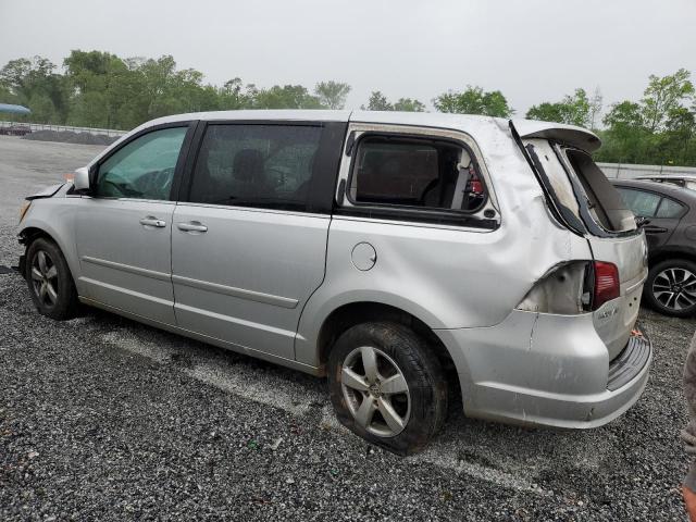 Photo 2 from auction – 2010 VOLKSWAGEN ROUTAN with VIN 2V4RW3D13AR333185