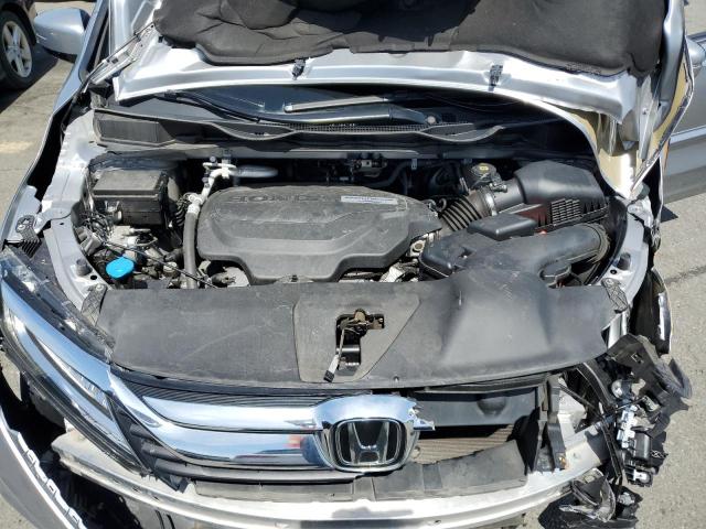 Photo 12 from auction – 2018 HONDA ODYSSEY with VIN 5FNRL6H96JB026089