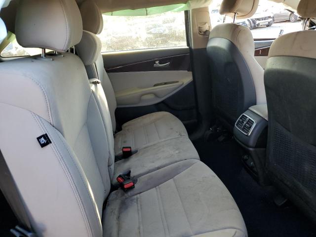 Photo 11 from auction – 2016 KIA SORENTO LX with VIN 5XYPG4A35GG037849