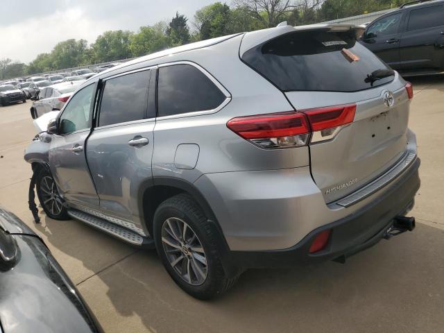 Photo 2 from auction – 2018 TOYOTA HIGHLANDER with VIN 5TDKZRFH9JS280273