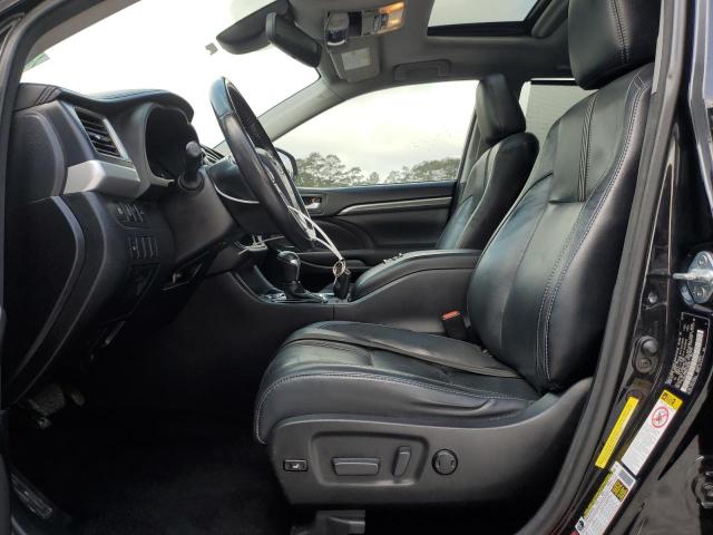 Photo 7 from auction – 2017 TOYOTA HIGHLANDER with VIN 5TDKZRFH5HS198499