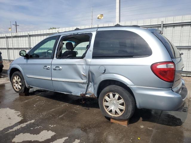 Photo 2 from auction – 2005 CHRYSLER TOWN & COU with VIN 2C4GP54L85R390595